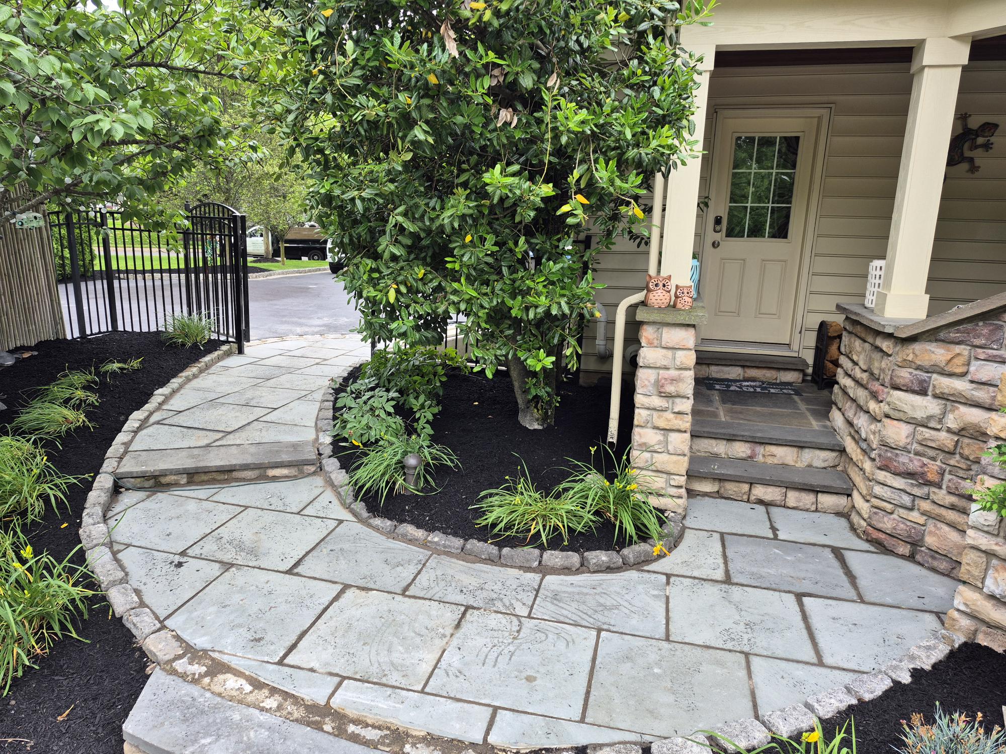 Curved paver walkway